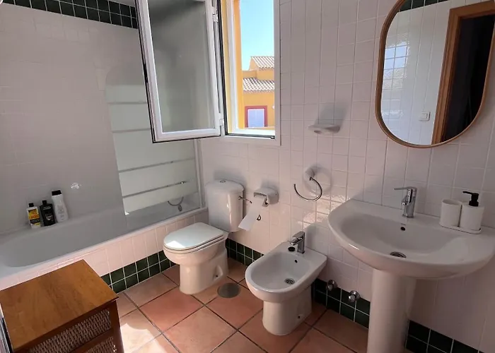 Adosado Con Jardin Urb Galia Ballena