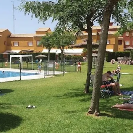 Nyaraló Adosado Con Jardin Urb Galia Ballena