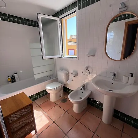 Adosado Con Jardin Urb Galia Ballena